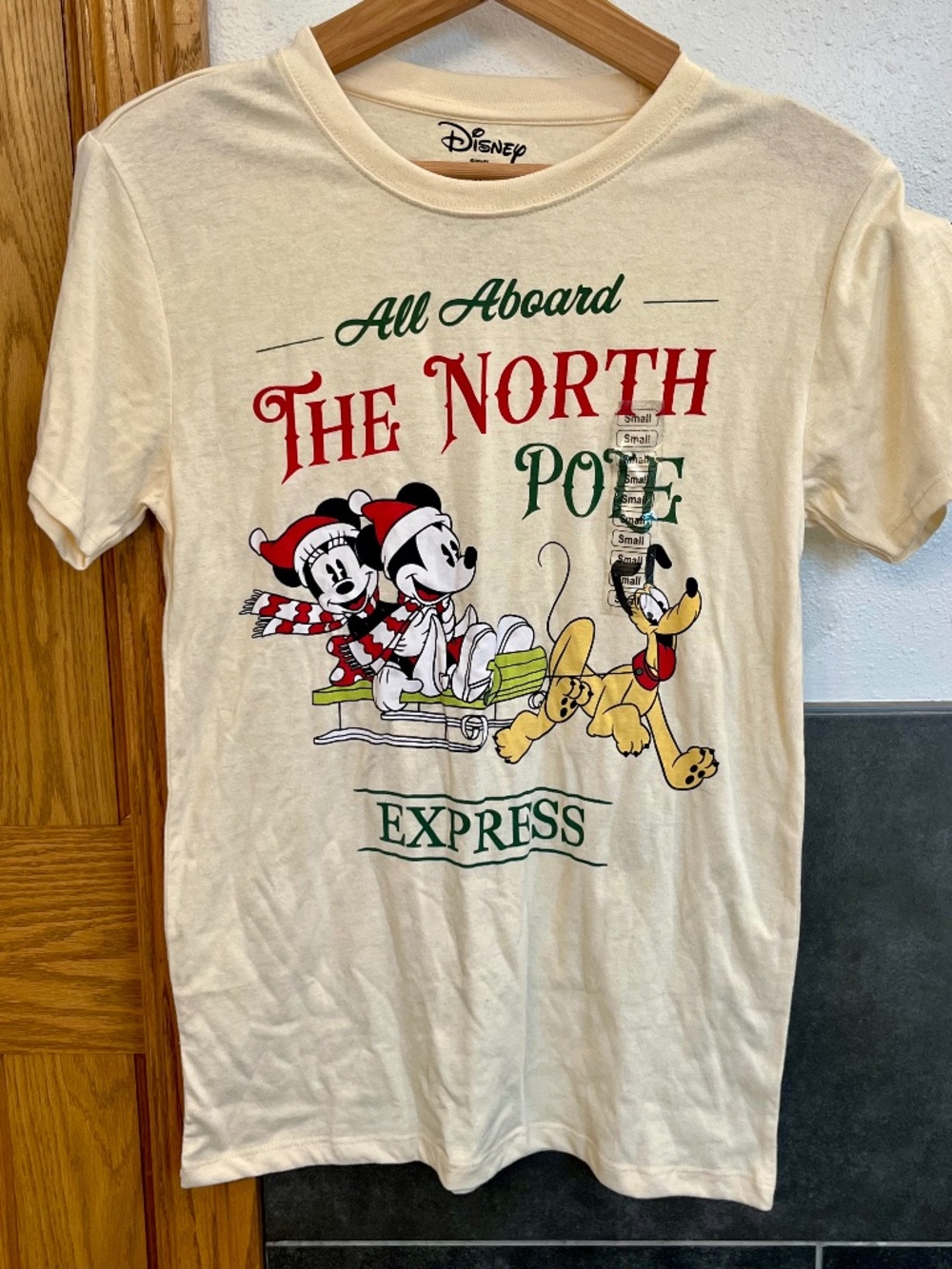 NWOT Disney North Pole Express T-Shirt Mickey Minnie Pluto Christmas Adult Small